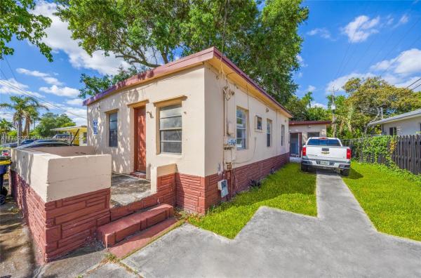College, 414 Phippen Waiters Rd, Dania Beach, Florida 33004, image 1