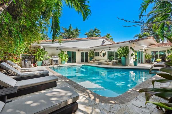 Golden Beach, 210 Ocean Blvd, Golden Beach, Florida 33160, image 1