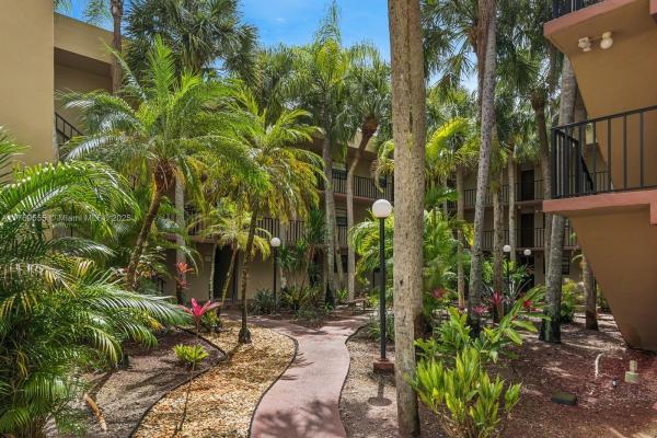 10835 SW 112th Ave #314, Unincorporated Dade County, Florida 33176, image 1