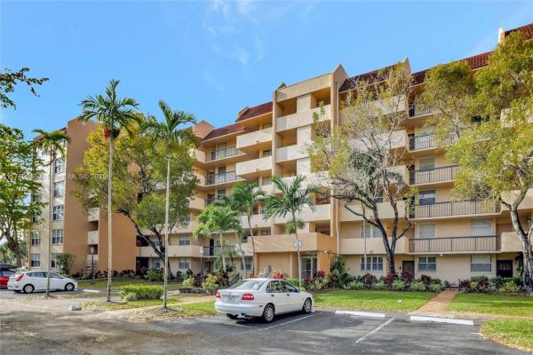 Environ 2, 3841 Environ Blvd #635, Lauderhill, Florida 33319, image 1