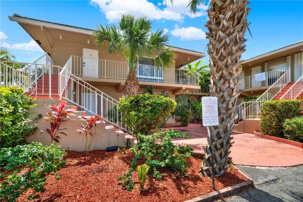 Royal Plaza, 2864 NE 32nd St #7, Fort Lauderdale, Florida 33306, image 1