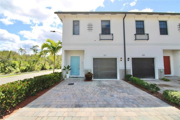 Regal Palm Square, 601 SW 11th St #601, Florida City, Florida 33034, image 1