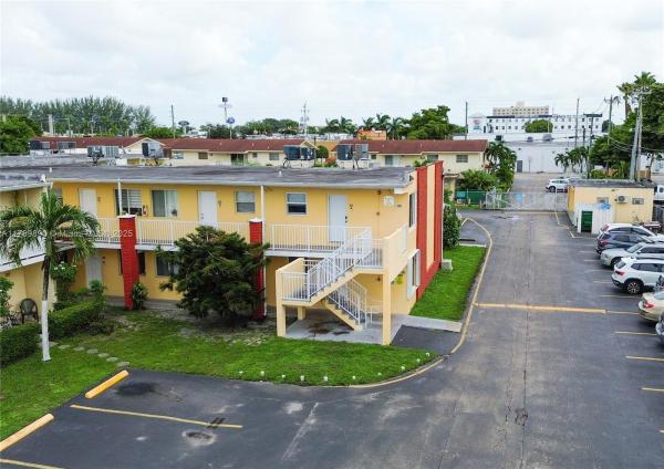 Courtyards, 1255 W 49th Pl #G201, Hialeah, Florida 33012, image 1