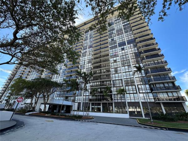 Charter Club, 600 NE 36th St #401, Miami, Florida 33137, image 1