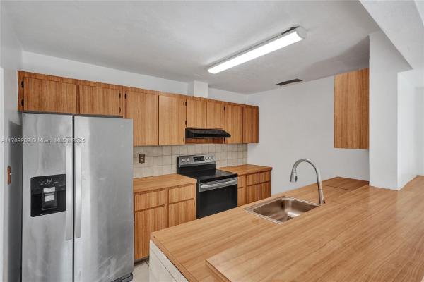 Devon Aire Villas, 12240 SW 115th Ter, The Crossings, Florida 33186, image 3