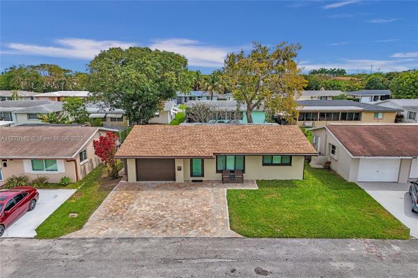 Mainlands Of Tamarac Lakes, 5610 NW 49th Ter, Tamarac, Florida 33319, image 1
