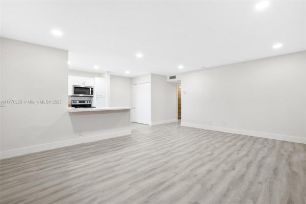 High Point Of Delray 3, 910 South Dr #D, Delray Beach, Florida 33445, image 3