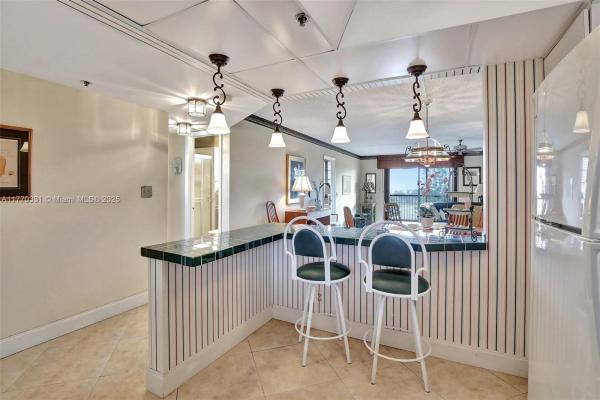 Rolling Hills Golf And Tennis Club, 3150 W Rolling Hills Cir #707, Davie, Florida 33328, image 1