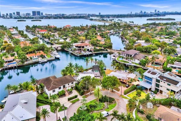 Keystone Point, 2140 Hibiscus Cir, North Miami, Florida 33181, image 1