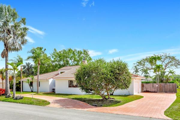 Engel Manor, 14501 SW 94th Ave, Kendall, Florida 33176, image 3