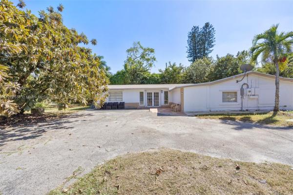 25600 SW 197th Ave, Unincorporated Dade County, Florida 33031, image 1