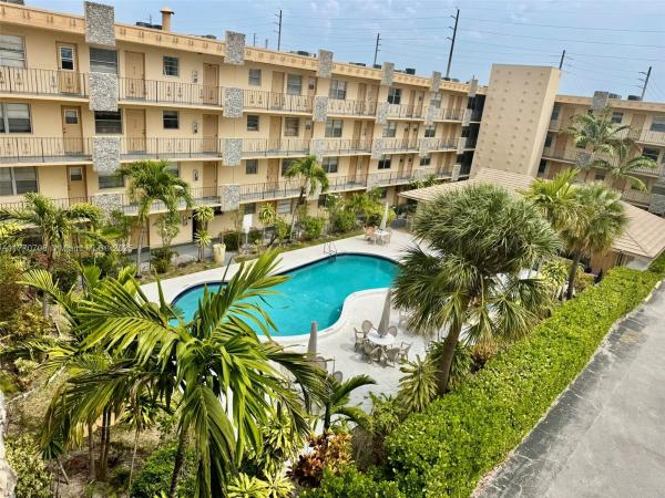 Warrenton House, 2145 Pierce St #403, Hollywood, Florida 33020, image 1