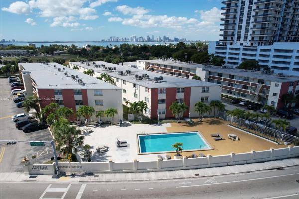 North Bay White House, 1790 79th St Cswy #B105, North Bay Village, Florida 33141, image 1