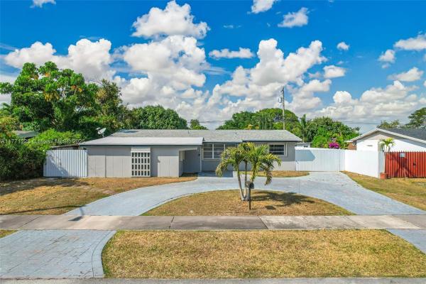 9851 SW 165th Ter, Unincorporated Dade County, Florida 33157, image 1