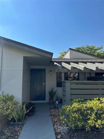 Villas Of Bonaventure, 443 Lakeview Dr #5, Weston, Florida 33326, image 1