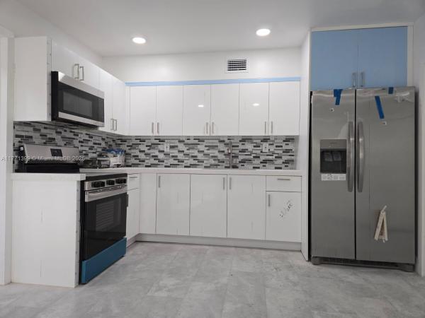 Scott Lake Manor, 1620 NW 179th Ter, Miami Gardens, Florida 33169, image 1