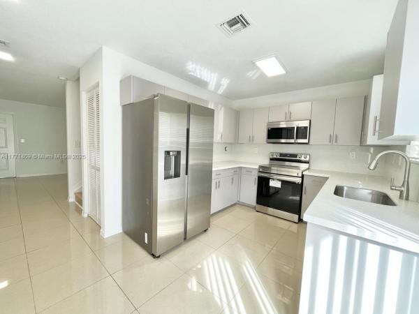 Aqua Vista Townhomes, 2056 NE 167th St #3-119, North Miami Beach, Florida 33162, image 1