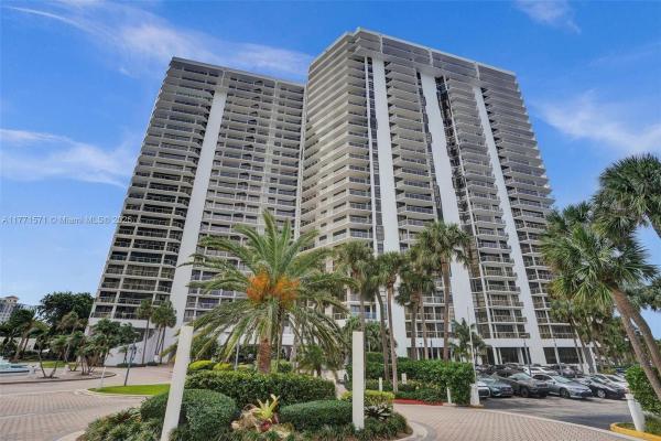 Hamptons West, 20281 E Country Club Dr #809, Aventura, Florida 33180, image 1