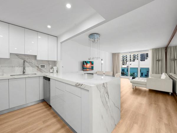 Roney Palace, 2301 Collins Ave #603, Miami Beach, Florida 33139, image 1