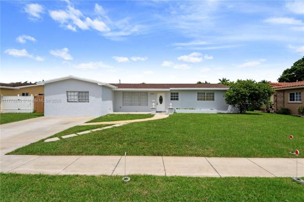 Pasadena Lakes, 2101 NW 85th Way, Pembroke Pines, Florida 33024, image 1
