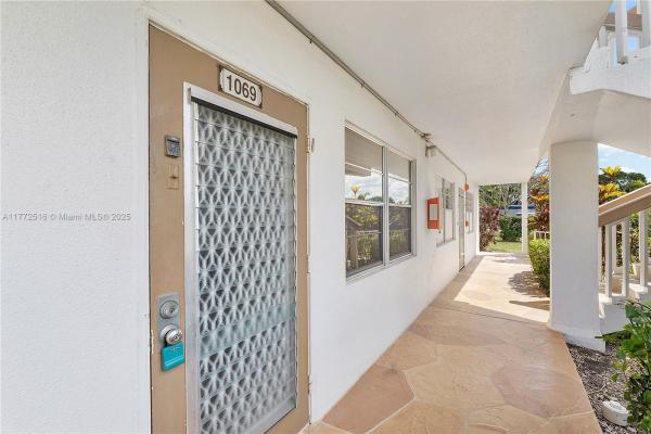 Lyndhurst, 1069 N Lyndhurst N #1069, Deerfield Beach, Florida 33442, image 2