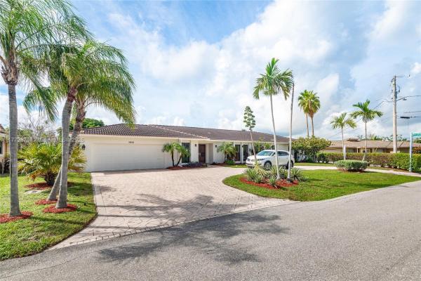 Bel-Air, 1912 Ocean Mist Dr, Lauderdale By The Sea, Florida 33062, image 1