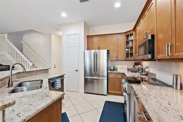 Hampton Cay, 5264 Cambridge Ct, Palm Beach Gardens, Florida 33418, image 3
