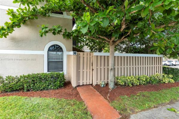 Chateau Wood, 4240 Village Dr #C, Delray Beach, Florida 33445, image 1