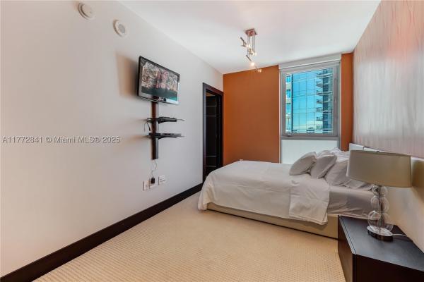 Jade Beach, 17001 Collins Ave #2508, Sunny Isles Beach, Florida 33160, image 3