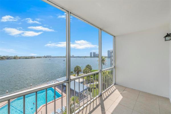 Point East, 3010 Marcos Dr #R509, Aventura, Florida 33160, image 1