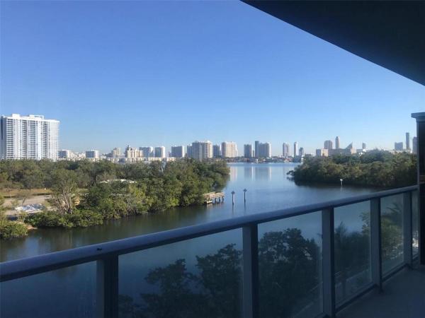16385 Biscayne Blvd, North Miami Beach, Florida 33160, image 1