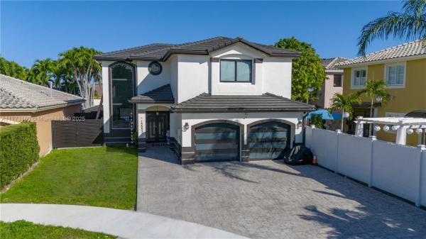Highlands At Kendall, 15553 SW 95th St, The Hammocks, Florida 33196, image 2