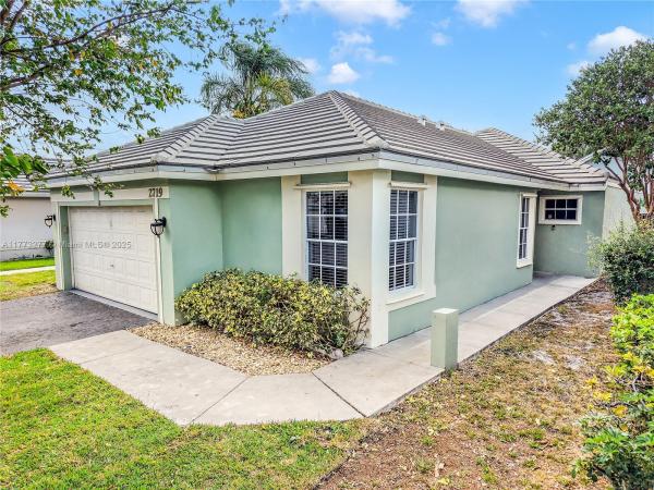 Arborwood, 2719 Arrowwood Ct, Davie, Florida 33328, image 3