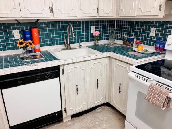 Plantation Place, 6700 Cypress Rd #207, Plantation, Florida 33317, image 1