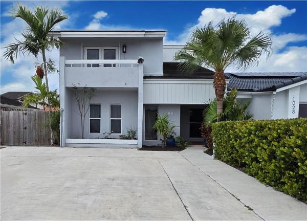 Golden Twin Homes At International Gardens, 1032 SW 124th Ave #n/a, Tamiami, Florida 33184, image 3