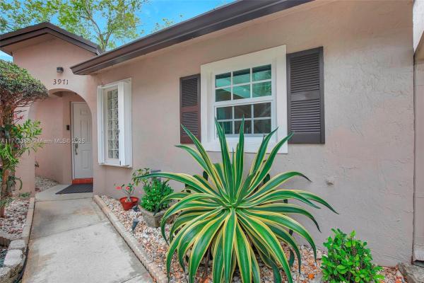 Colony Courts, 3971 NW 122nd Ter, Sunrise, Florida 33323, image 1