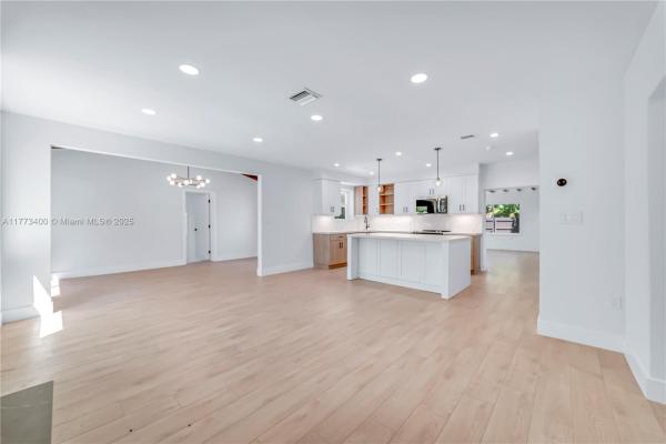Dunnings Miami Shores, 29 NE 106th St, Miami Shores, Florida 33138, image 1