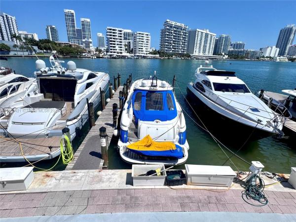 King Cole, 900 Bay Dr Ds20, Miami Beach, Florida 33141, image 1