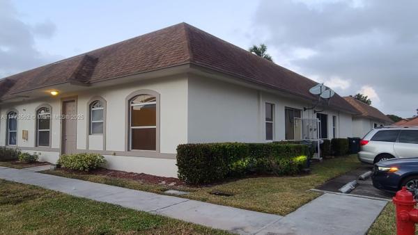 Sturbridge Village, 11975 Sturbridge Ln, Wellington, Florida 33414, image 1