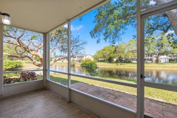 10 Oakridge B #10, Deerfield Beach, Florida 33442, image 1