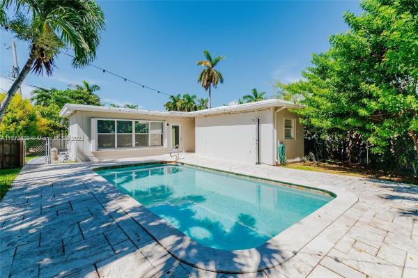 Gulfstream Estates, 219 NE 11th Ave #1-2, Hallandale Beach, Florida 33009, image 1