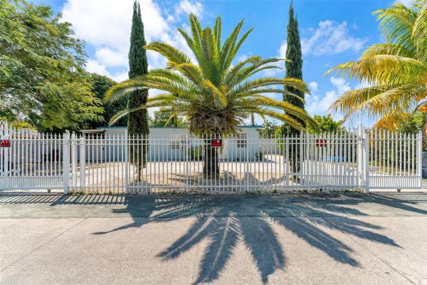 14810 SW 288th St, Unincorporated Dade County, Florida 33033, image 1