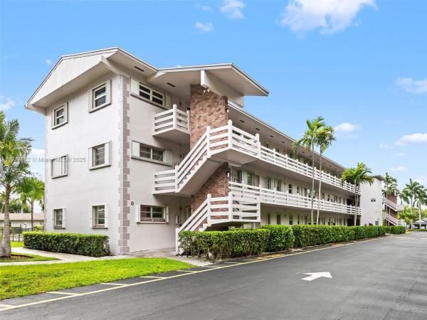Golden Isles, 700 Layne Blvd #221, Hallandale Beach, Florida 33009, image 1