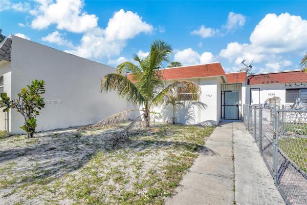 Vista Verde, 3927 NW 207th St Rd, Miami Gardens, Florida 33055, image 1