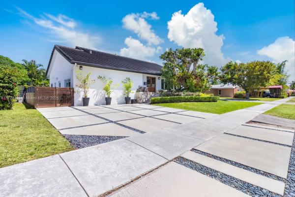 1731 SW 98th Ave, Unincorporated Dade County, Florida 33165, image 1