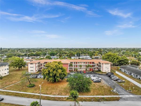 Lake Park Gardens, 4731 NW 10th Ct #316, Plantation, Florida 33313, image 1