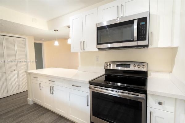 Racquet Club At Bonaventure, 185 Lakeview Dr #102, Weston, Florida 33326, image 1