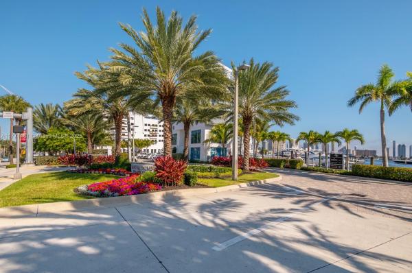 North Tower At Marina Palms, 17301 Biscayne Blvd #LPH4, North Miami Beach, Florida 33160, image 1