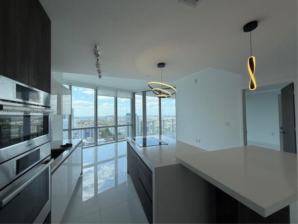 Paramount Miami Worldcenter, 851 NE 1st Ave #2510, Miami, Florida 33132, image 3
