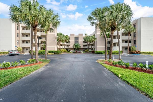 Camino Real Village, 5750 Camino Del Sol #103, Boca Raton, Florida 33433, image 1